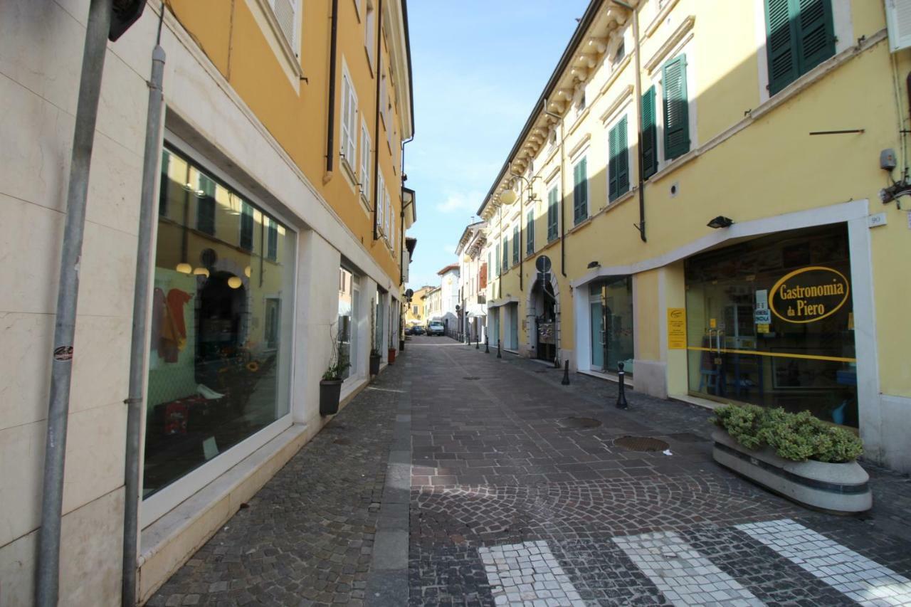 La Mansarda Di Juliette Apartment Desenzano del Garda Ngoại thất bức ảnh