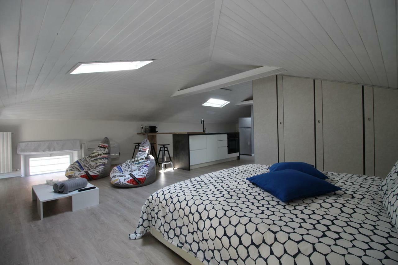 La Mansarda Di Juliette Apartment Desenzano del Garda Ngoại thất bức ảnh