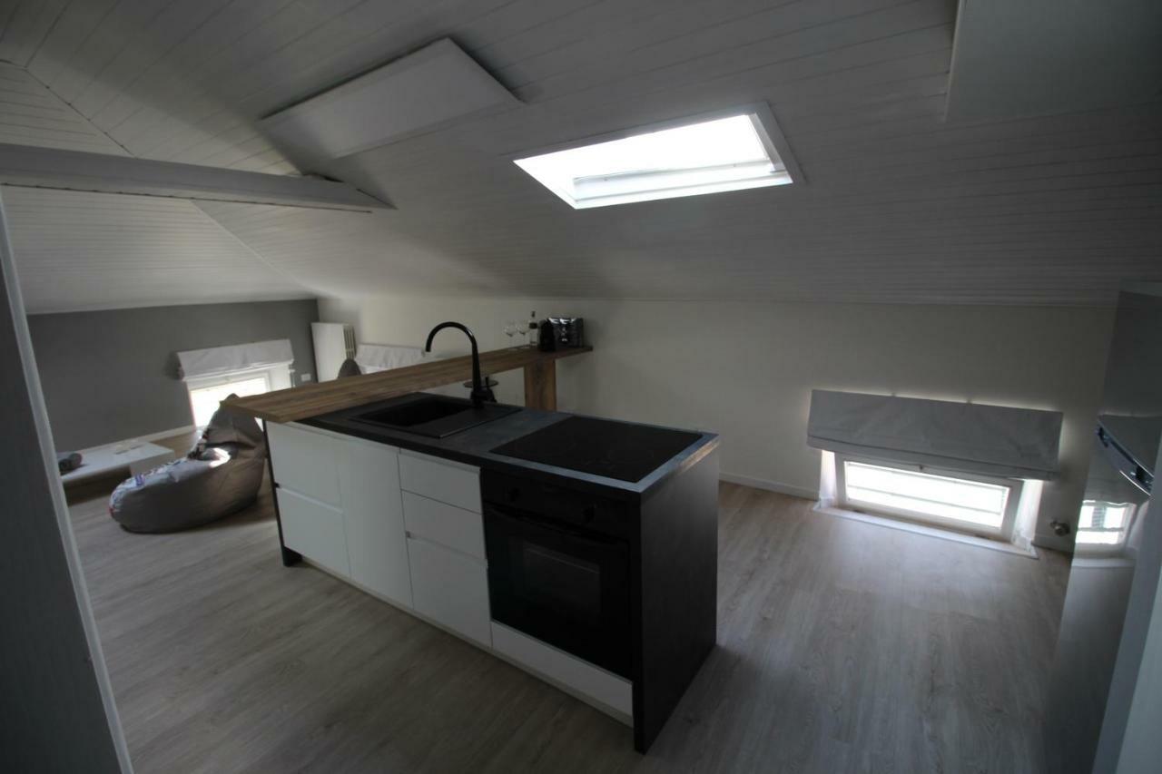 La Mansarda Di Juliette Apartment Desenzano del Garda Ngoại thất bức ảnh