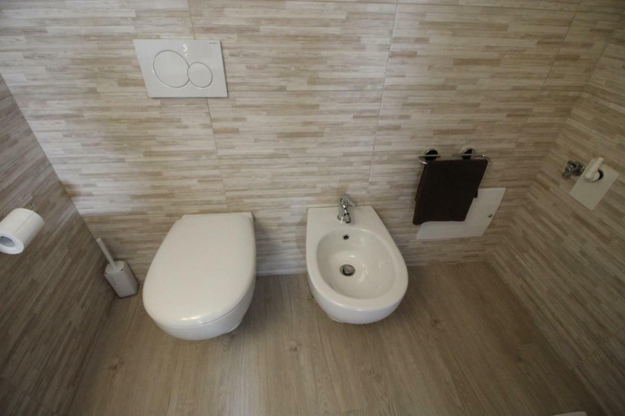 La Mansarda Di Juliette Apartment Desenzano del Garda Ngoại thất bức ảnh