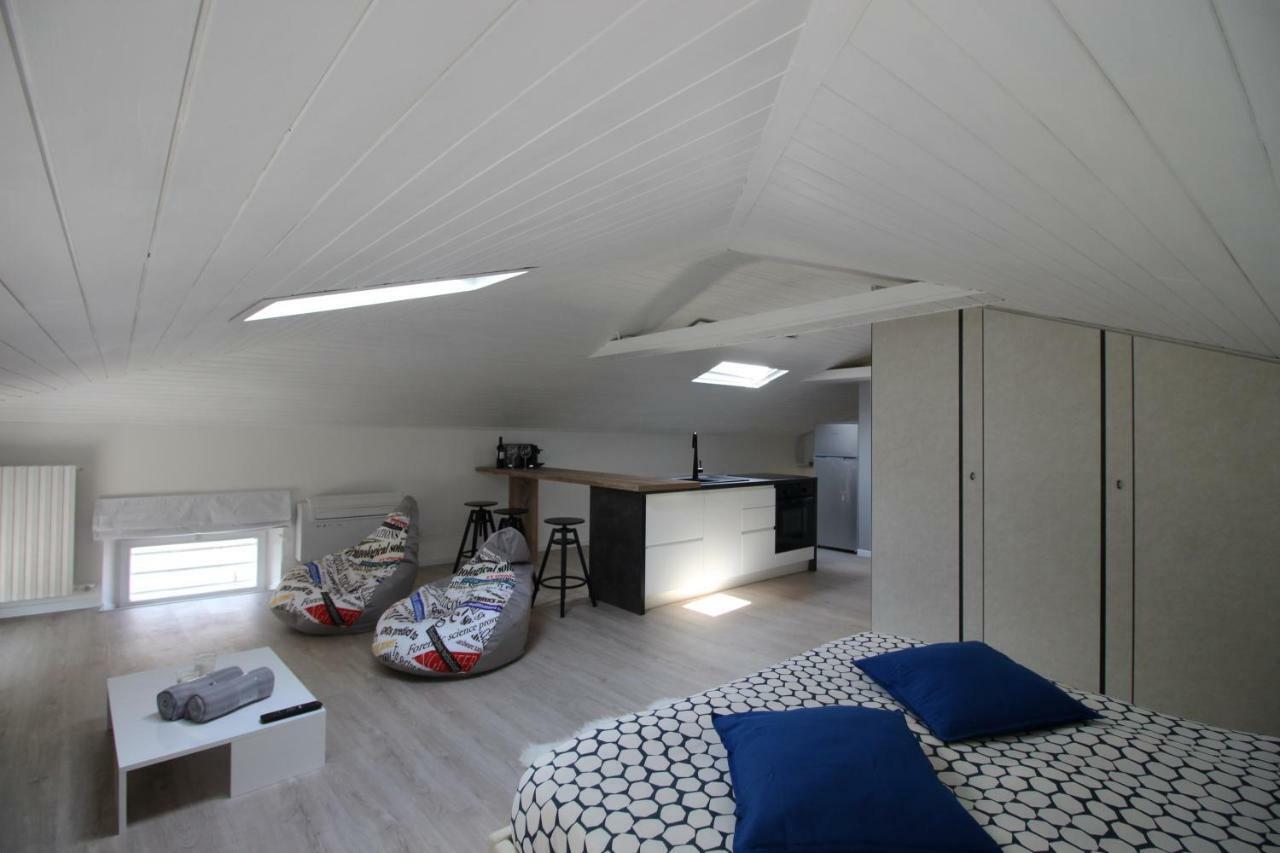 La Mansarda Di Juliette Apartment Desenzano del Garda Ngoại thất bức ảnh