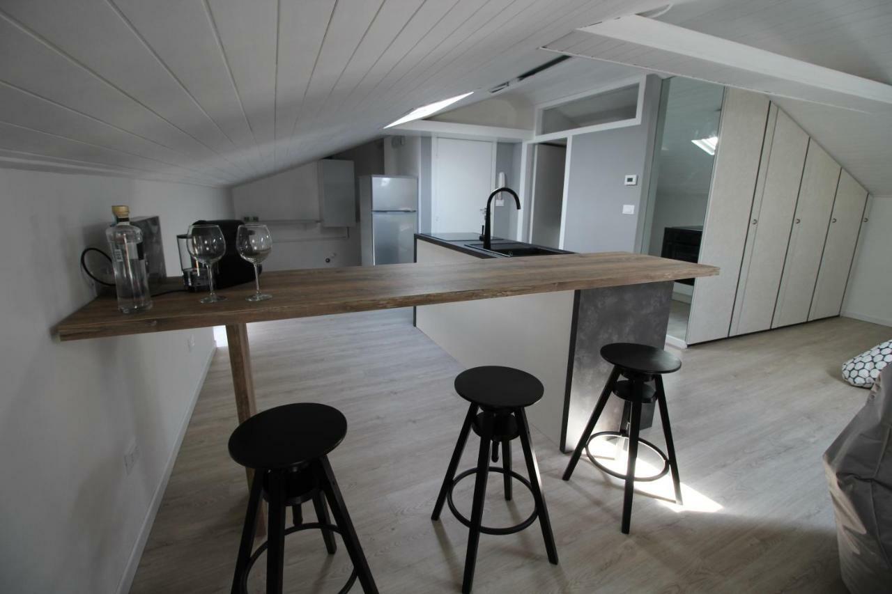 La Mansarda Di Juliette Apartment Desenzano del Garda Ngoại thất bức ảnh