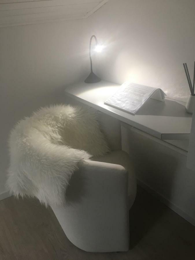 La Mansarda Di Juliette Apartment Desenzano del Garda Ngoại thất bức ảnh