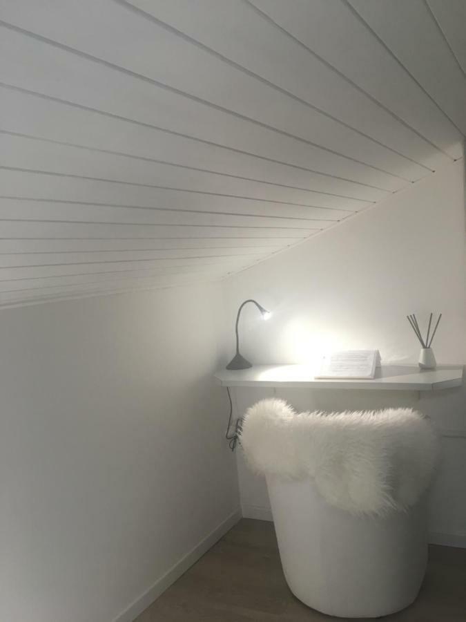 La Mansarda Di Juliette Apartment Desenzano del Garda Ngoại thất bức ảnh